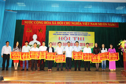 Khai mạc hội thi Giáo viên dạy giỏi khối các trường Cao đẳng-Trung cấp chuyên nghiệp số 1 tỉnh Thái Nguyên năm học 2016-2017